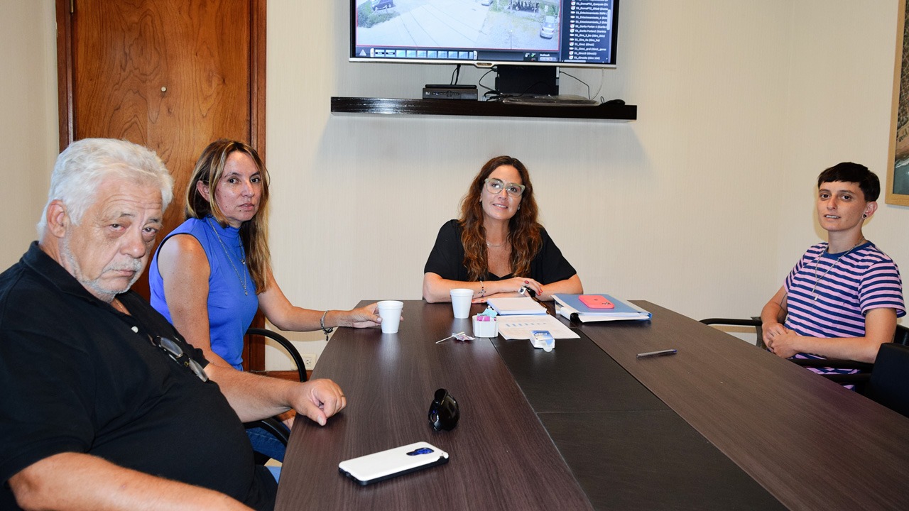 La Presidenta de Puerto Quequén, Lic. Jimena López, recibió                                                                 a la Directora de Gestión de Formación Laboral “Queremos ver cuales son las necesidades del sector portuario, para generar opciones